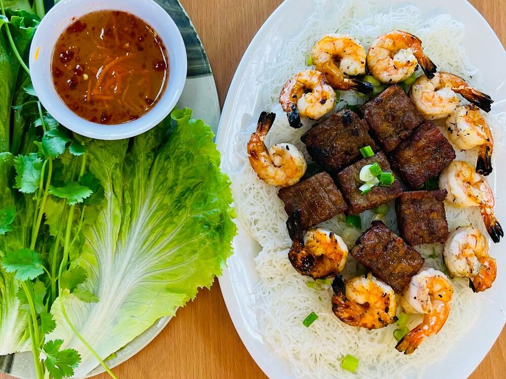 Banh Hoi Tom & Thit Nuong